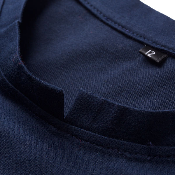 V COLLAR TEE